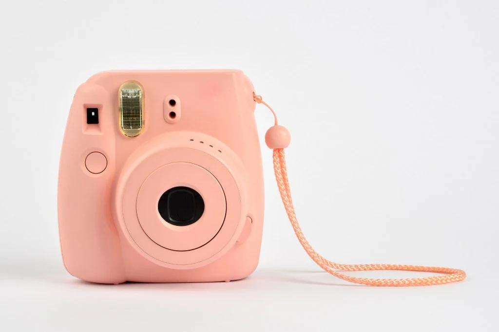 Zurück zur Nostalgie: Ein ultimativer Leitfaden für die Kunst des Polaroid-Fotografierens
